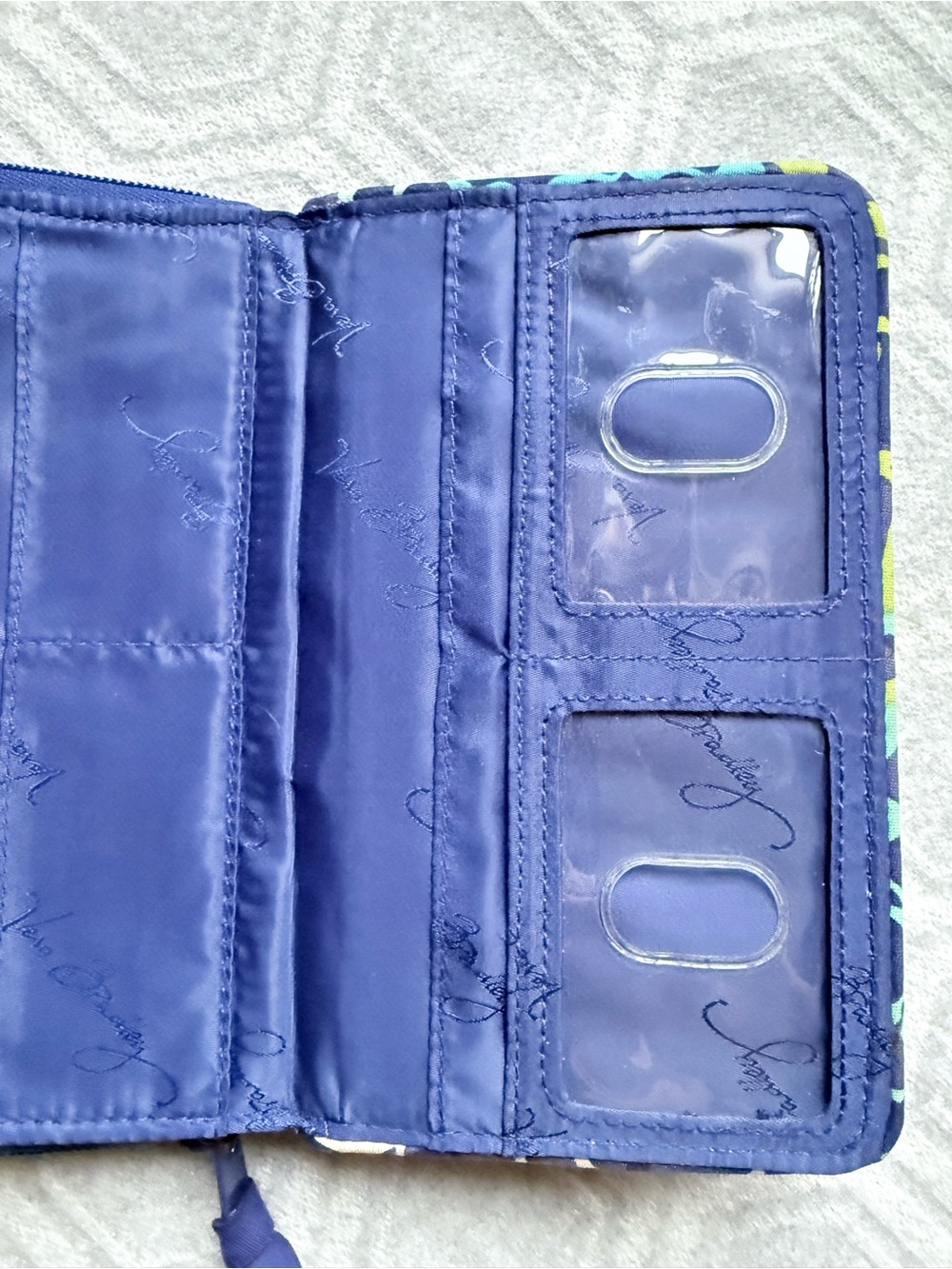 Vera Bradley Wallet Retired Blue Green Floral Quilted Turn Lock Zip Around EUC - Picture 10 of 14